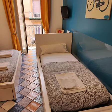 Firenze32 Bed & Breakfast Naples