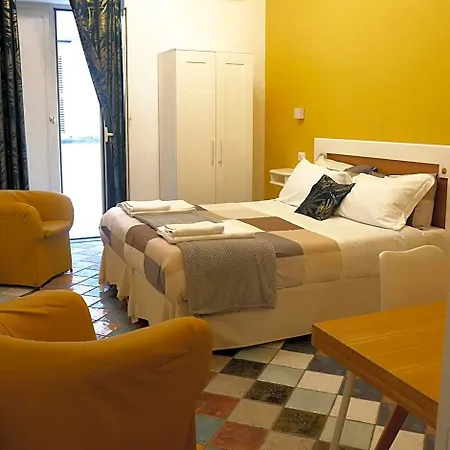 Firenze32 4* نابولي