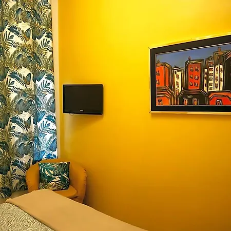 Firenze32 4* نابولي